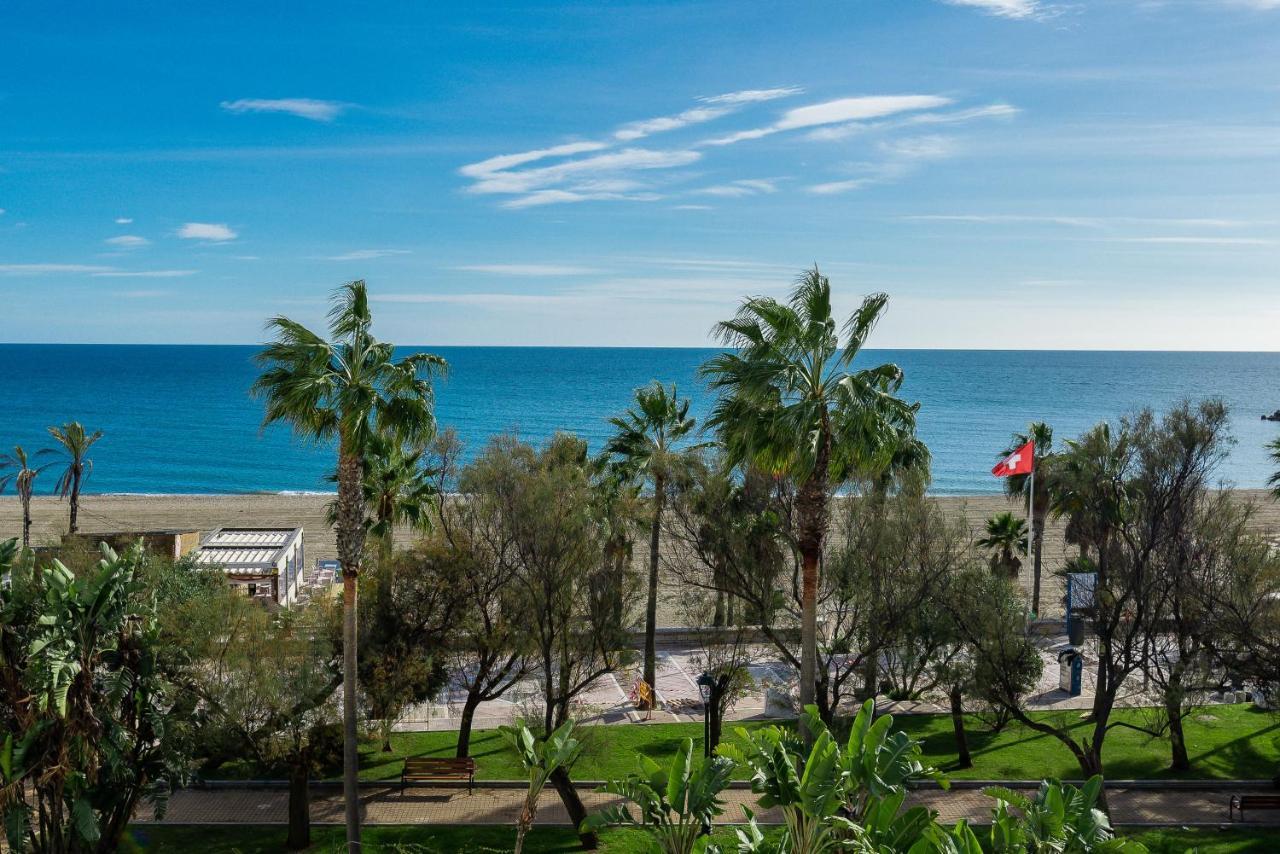 Vacation Marbella I Top 1 Puerto Banus Sea Front Rental, Renovated Buitenkant foto