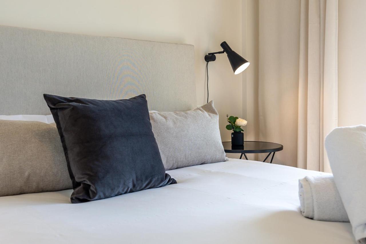 Vacation Marbella I Top 1 Puerto Banus Sea Front Rental, Renovated Buitenkant foto