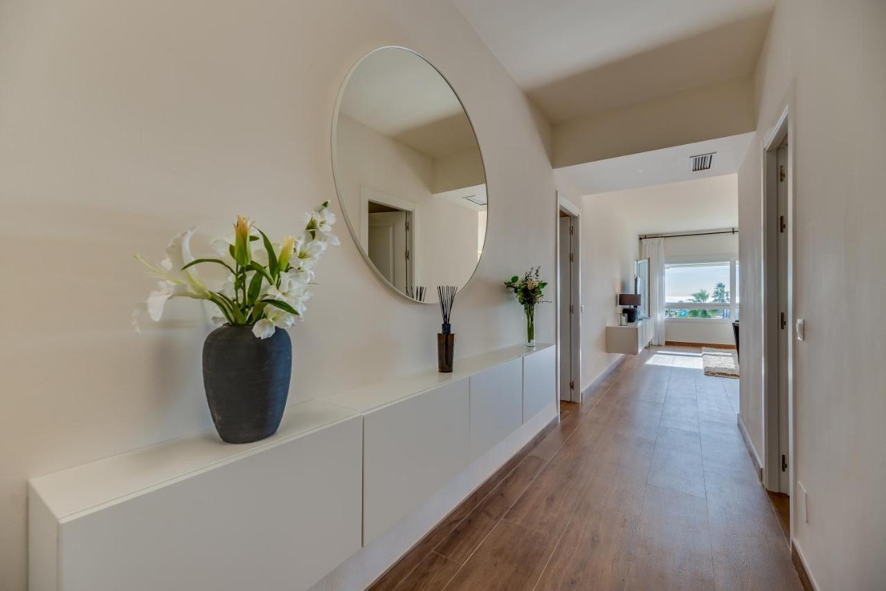 Vacation Marbella I Top 1 Puerto Banus Sea Front Rental, Renovated Buitenkant foto