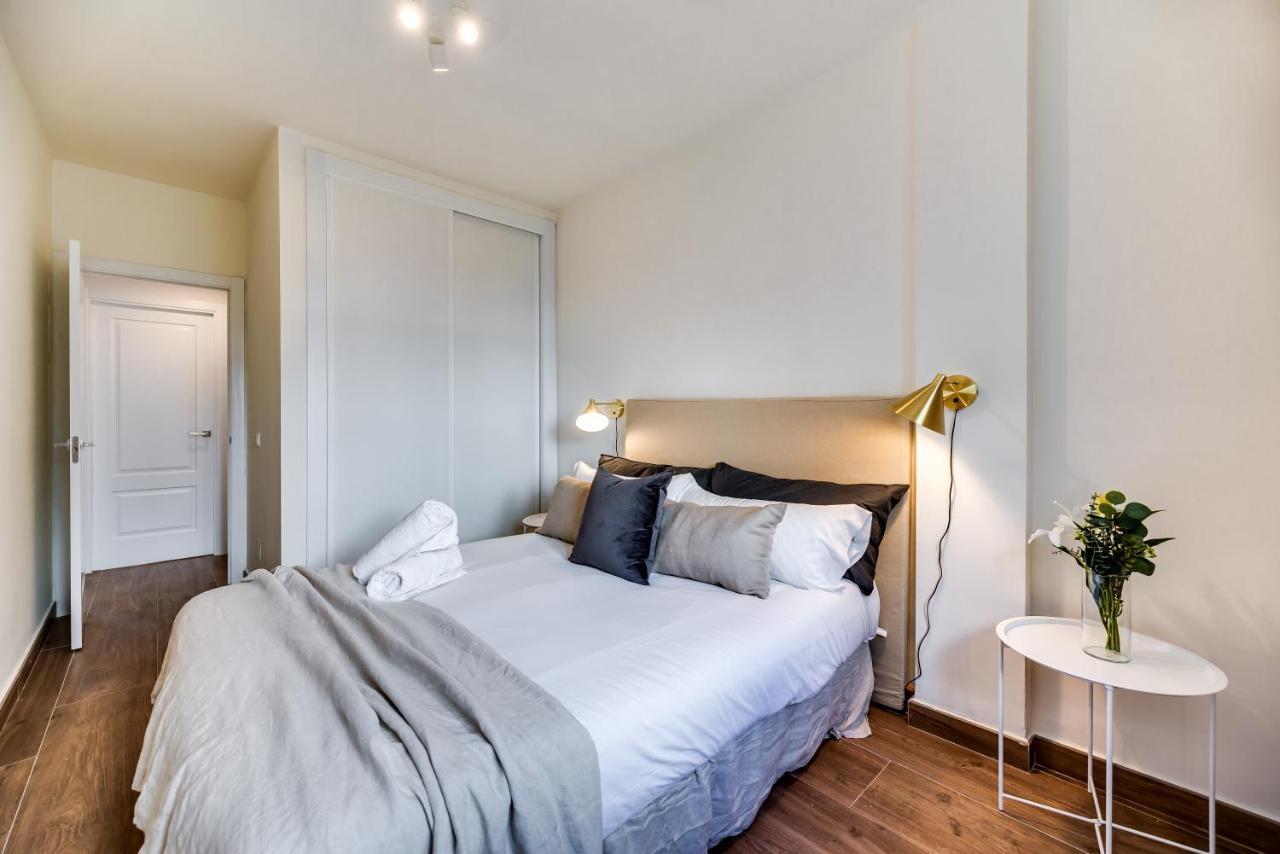 Vacation Marbella I Top 1 Puerto Banus Sea Front Rental, Renovated Buitenkant foto